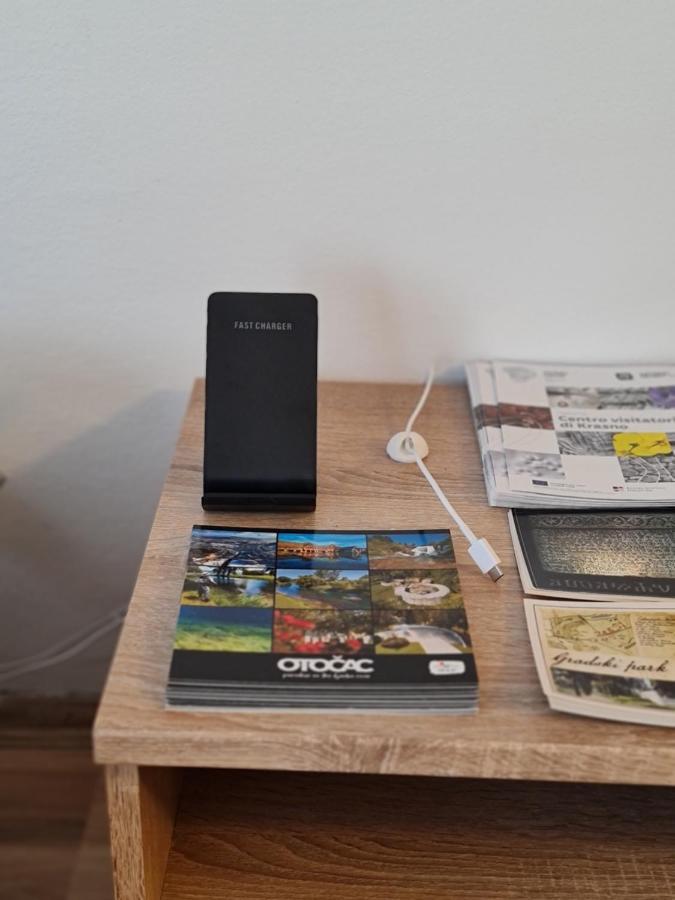 Apartment Pemper - Self Check In And Check Out Otočac Eksteriør billede