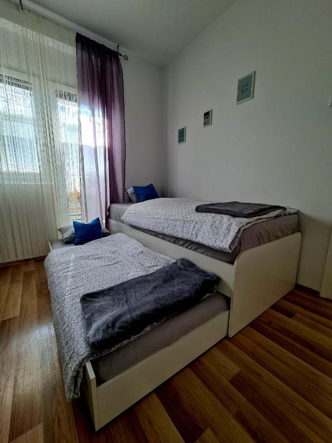 Apartment Pemper - Self Check In And Check Out Otočac Eksteriør billede