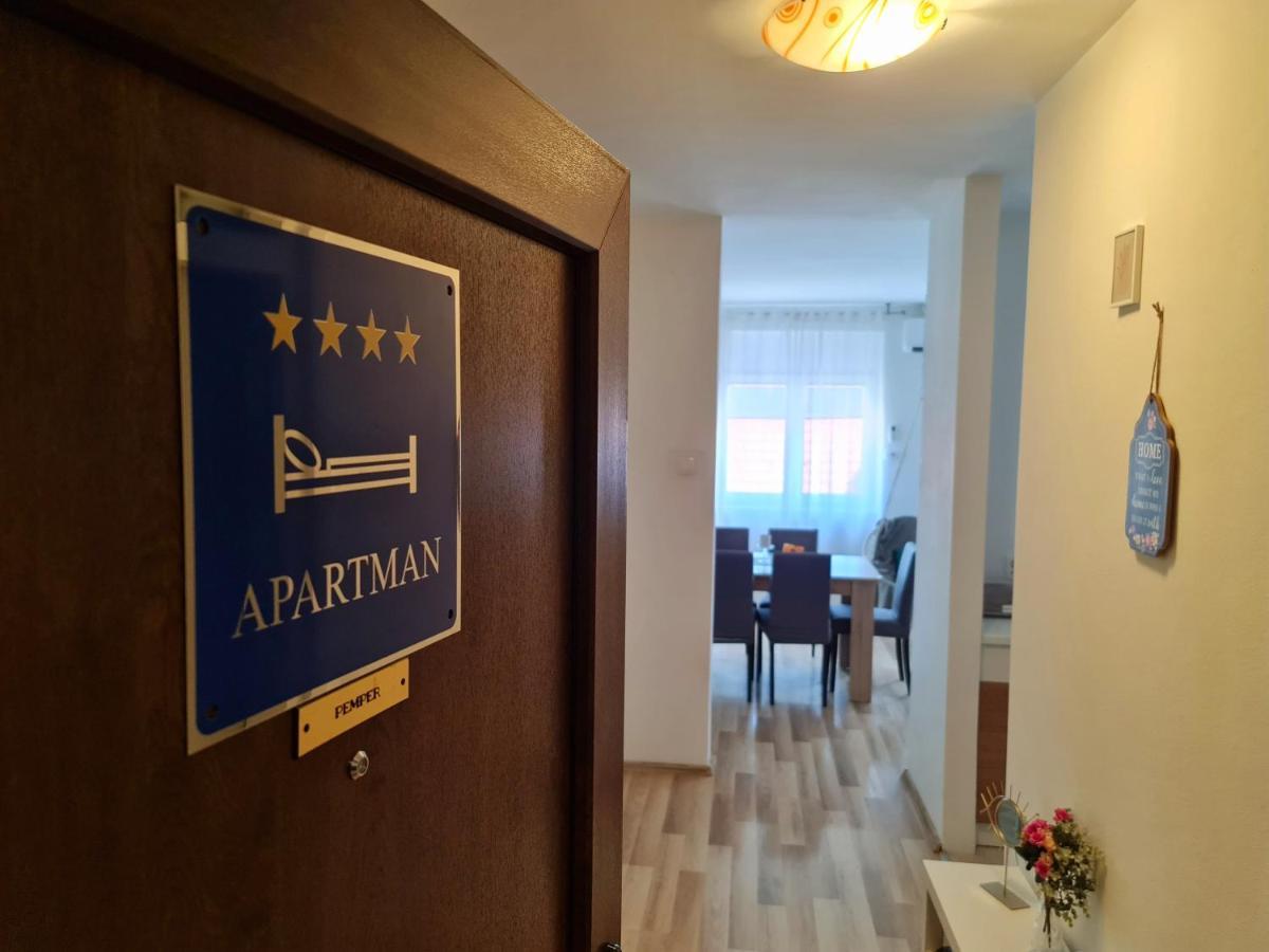 Apartment Pemper - Self Check In And Check Out Otočac Eksteriør billede